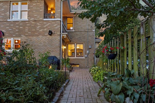 4101 N Morris BOULEVARD, Shorewood, WI 53211