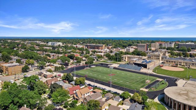 4101 N Morris BOULEVARD, Shorewood, WI 53211