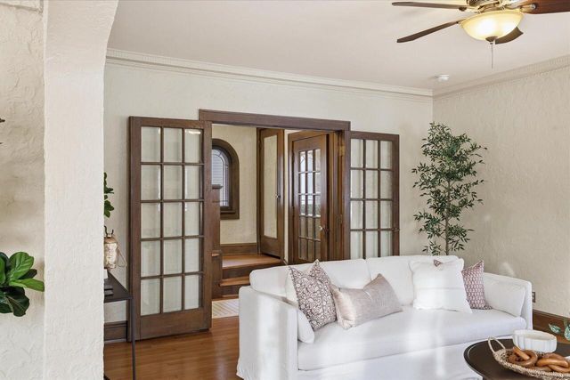 4101 N Morris BOULEVARD, Shorewood, WI 53211