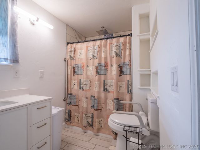 978 E Camp, Mcalester, OK 74501