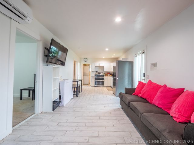 978 E Camp, Mcalester, OK 74501