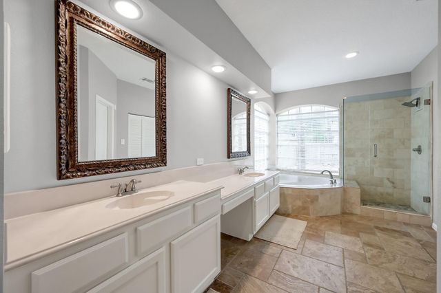 31 E Amberglow Circle, The Woodlands, TX 77381
