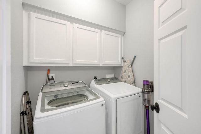 31 E Amberglow Circle, The Woodlands, TX 77381