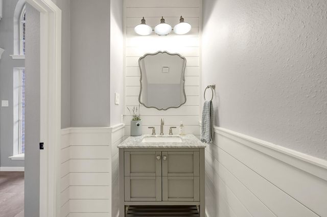31 E Amberglow Circle, The Woodlands, TX 77381