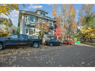 2717 Sw 2ND Ave, Portland, OR 97201