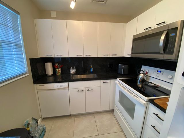80 Prescott D 80, Deerfield Beach, FL 33442