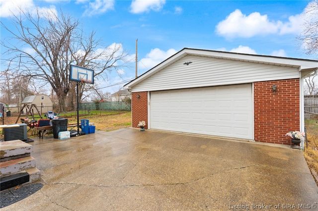 816 Morris Avenue, Jeffersonville, IN 47130
