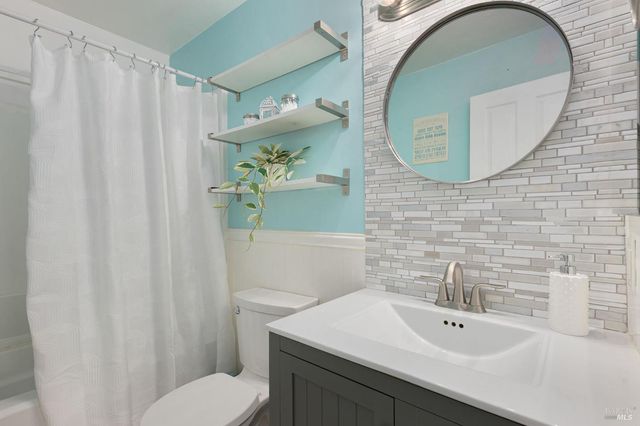 678 Claremont Dr, Vacaville, CA 95687