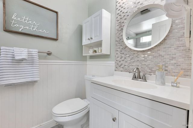 678 Claremont Dr, Vacaville, CA 95687