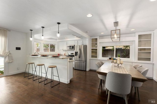 678 Claremont Dr, Vacaville, CA 95687