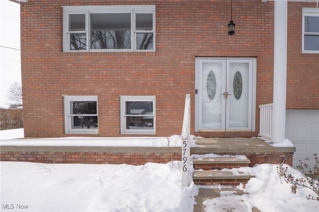 5796 Starview Drive, Clinton, OH 44216