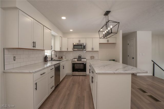 5796 Starview Drive, Clinton, OH 44216