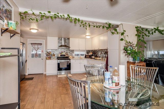 1118 LAKE PL, Cheyenne, WY 82007