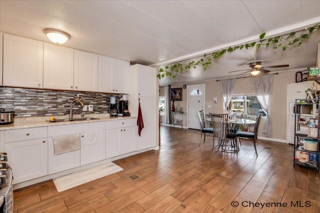 1118 LAKE PL, Cheyenne, WY 82007