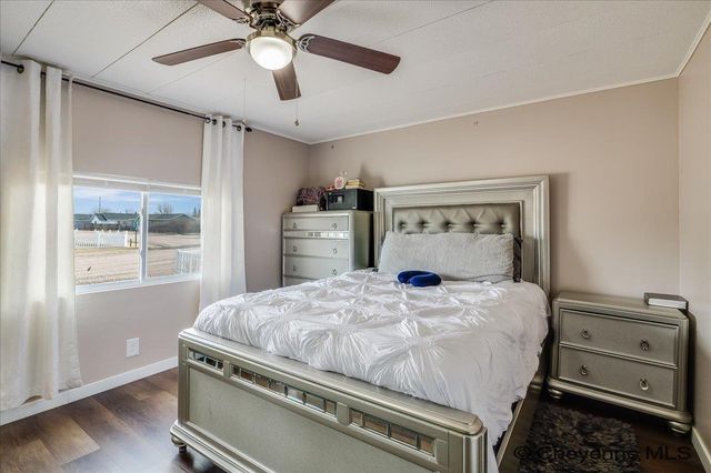 1118 LAKE PL, Cheyenne, WY 82007