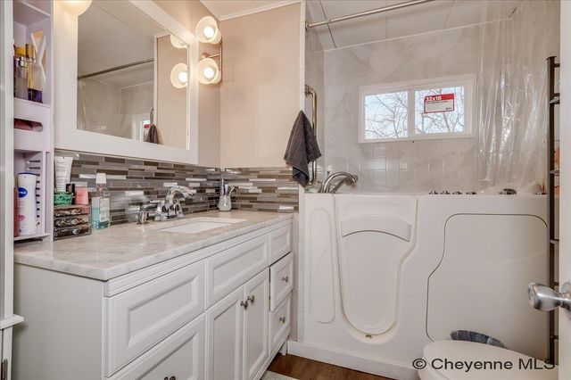 1118 LAKE PL, Cheyenne, WY 82007