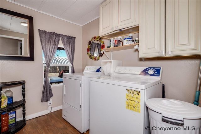 1118 LAKE PL, Cheyenne, WY 82007