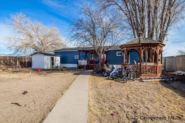 1118 LAKE PL, Cheyenne, WY 82007