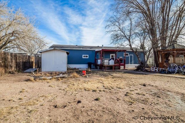 1118 LAKE PL, Cheyenne, WY 82007