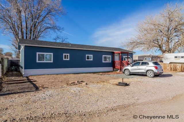 1118 LAKE PL, Cheyenne, WY 82007