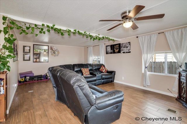 1118 LAKE PL, Cheyenne, WY 82007