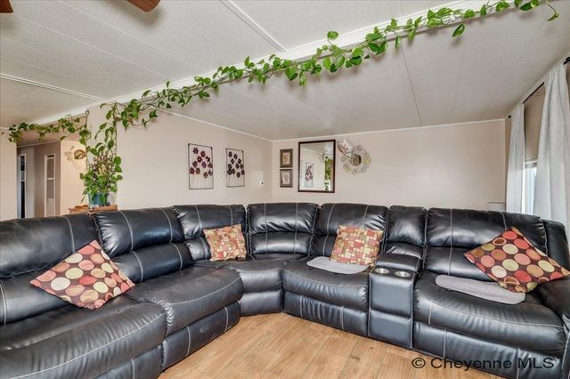 1118 LAKE PL, Cheyenne, WY 82007