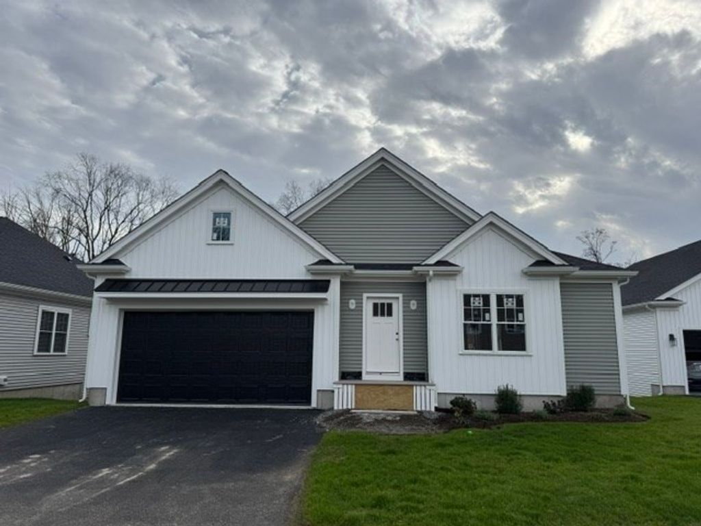 3 Coach Road, Easton, MA 02375