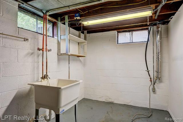 23038 Violet Street, Farmington, MI 48336