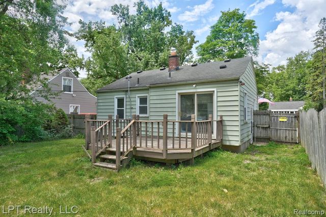 23038 Violet Street, Farmington, MI 48336