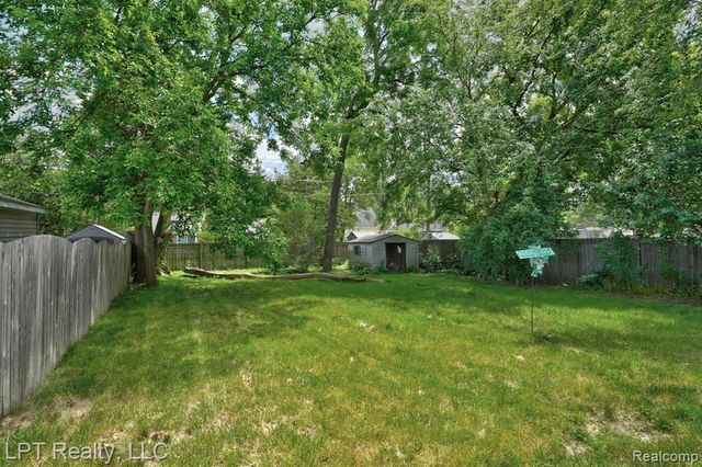 23038 Violet Street, Farmington, MI 48336