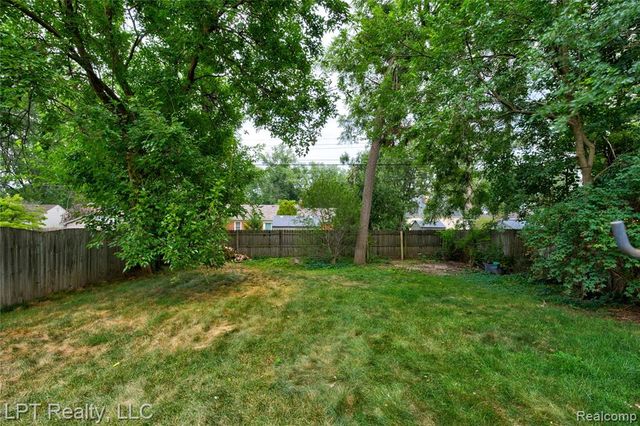 23038 Violet Street, Farmington, MI 48336
