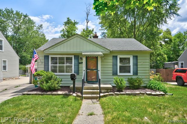23038 Violet Street, Farmington, MI 48336
