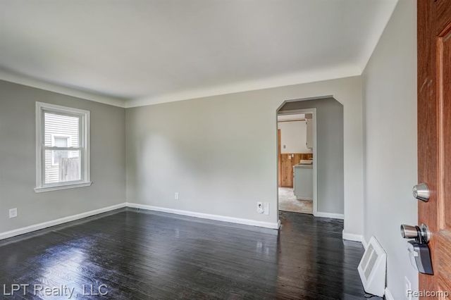23038 Violet Street, Farmington, MI 48336