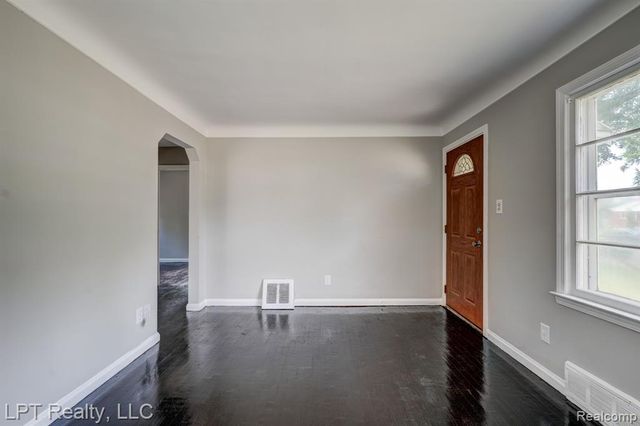 23038 Violet Street, Farmington, MI 48336