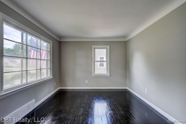 23038 Violet Street, Farmington, MI 48336
