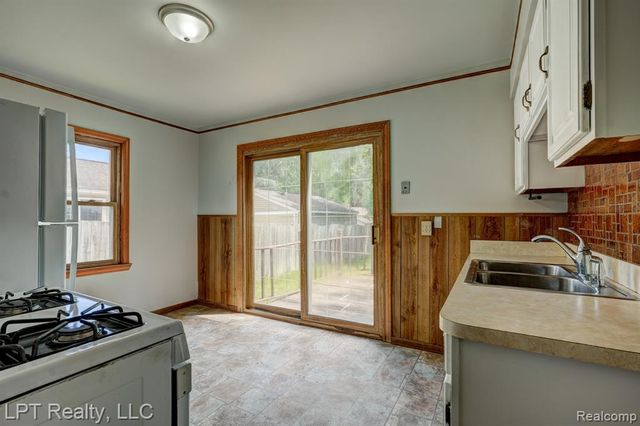 23038 Violet Street, Farmington, MI 48336