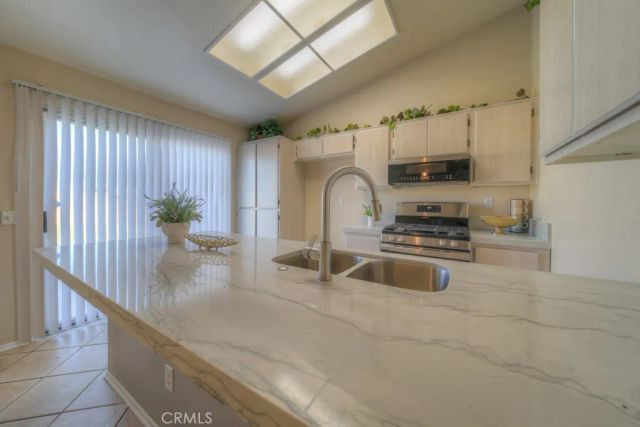 10842 Wakefield East, Adelanto, CA 92301