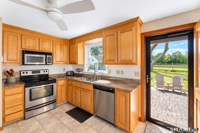 41 Springfield Road, Old Lyme, CT 06371