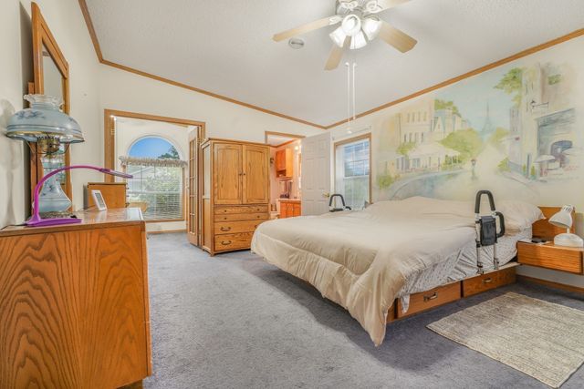 4 Nightingale Lane, Tiverton, RI 02878