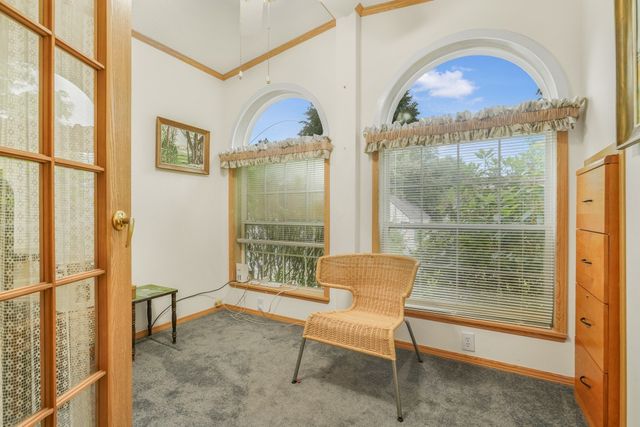 4 Nightingale Lane, Tiverton, RI 02878