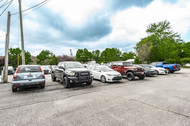 719 S Main St, Springfield, TN 37172
