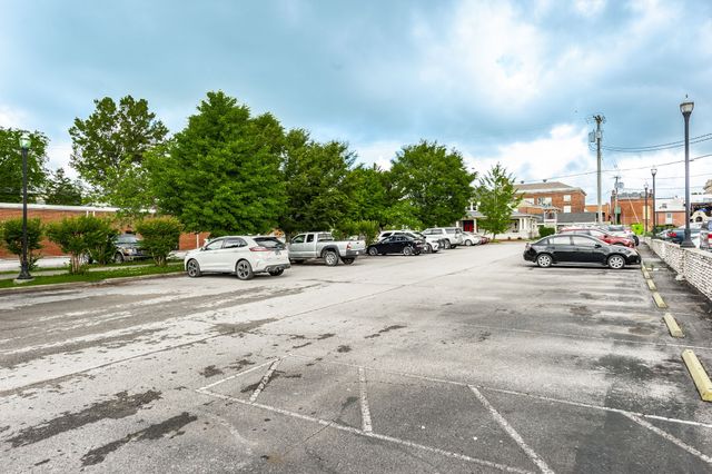 719 S Main St, Springfield, TN 37172