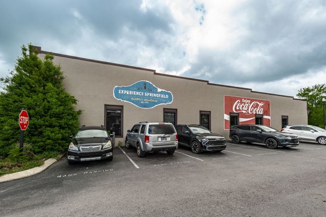719 S Main St, Springfield, TN 37172