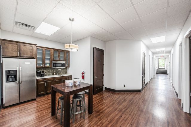 719 S Main St, Springfield, TN 37172