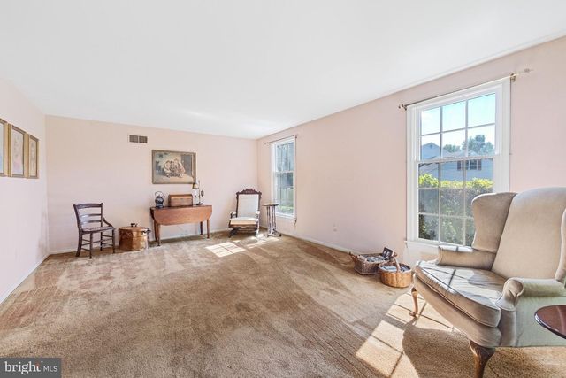 307 PINE RUN RD, Doylestown, PA 18901