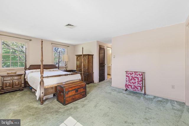 307 PINE RUN RD, Doylestown, PA 18901