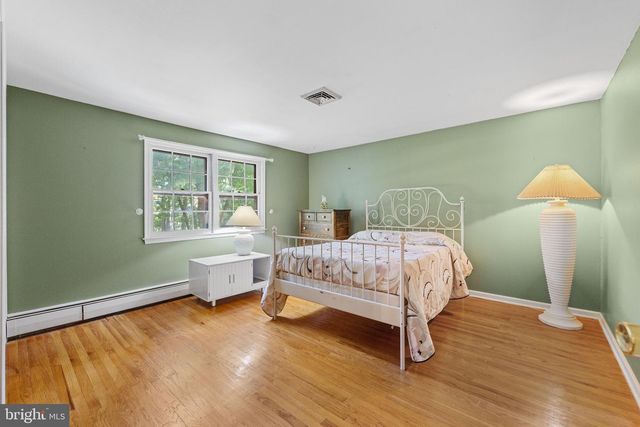 307 PINE RUN RD, Doylestown, PA 18901