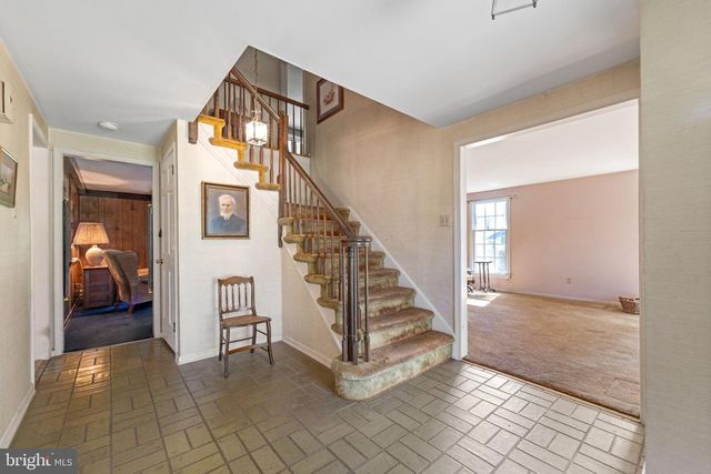 307 PINE RUN RD, Doylestown, PA 18901