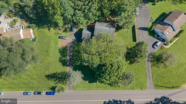 307 PINE RUN RD, Doylestown, PA 18901