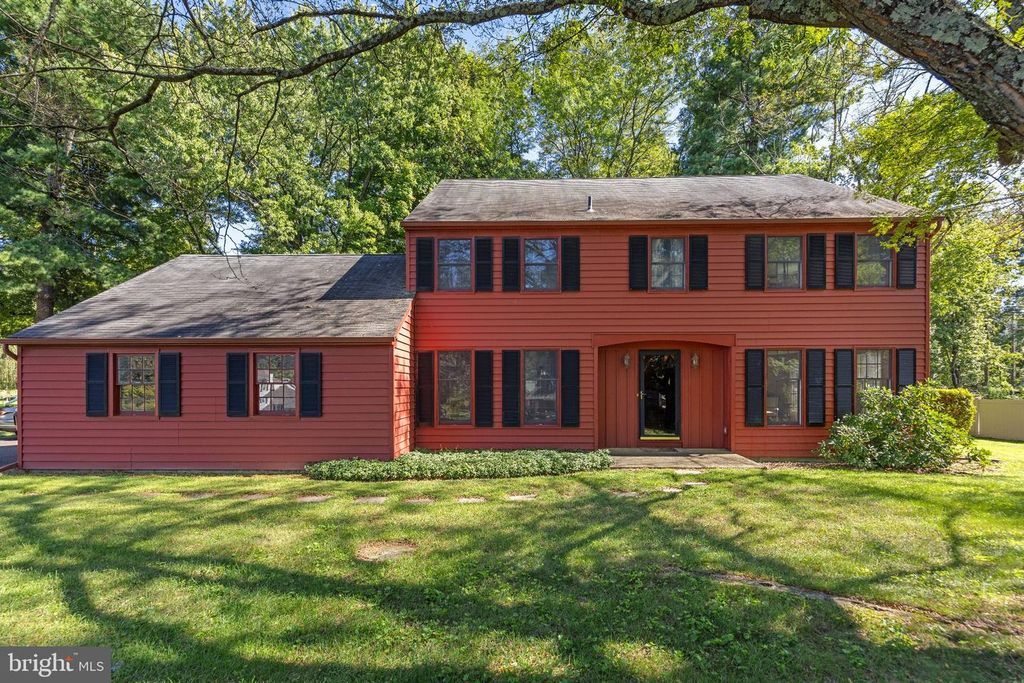 307 PINE RUN RD, Doylestown, PA 18901